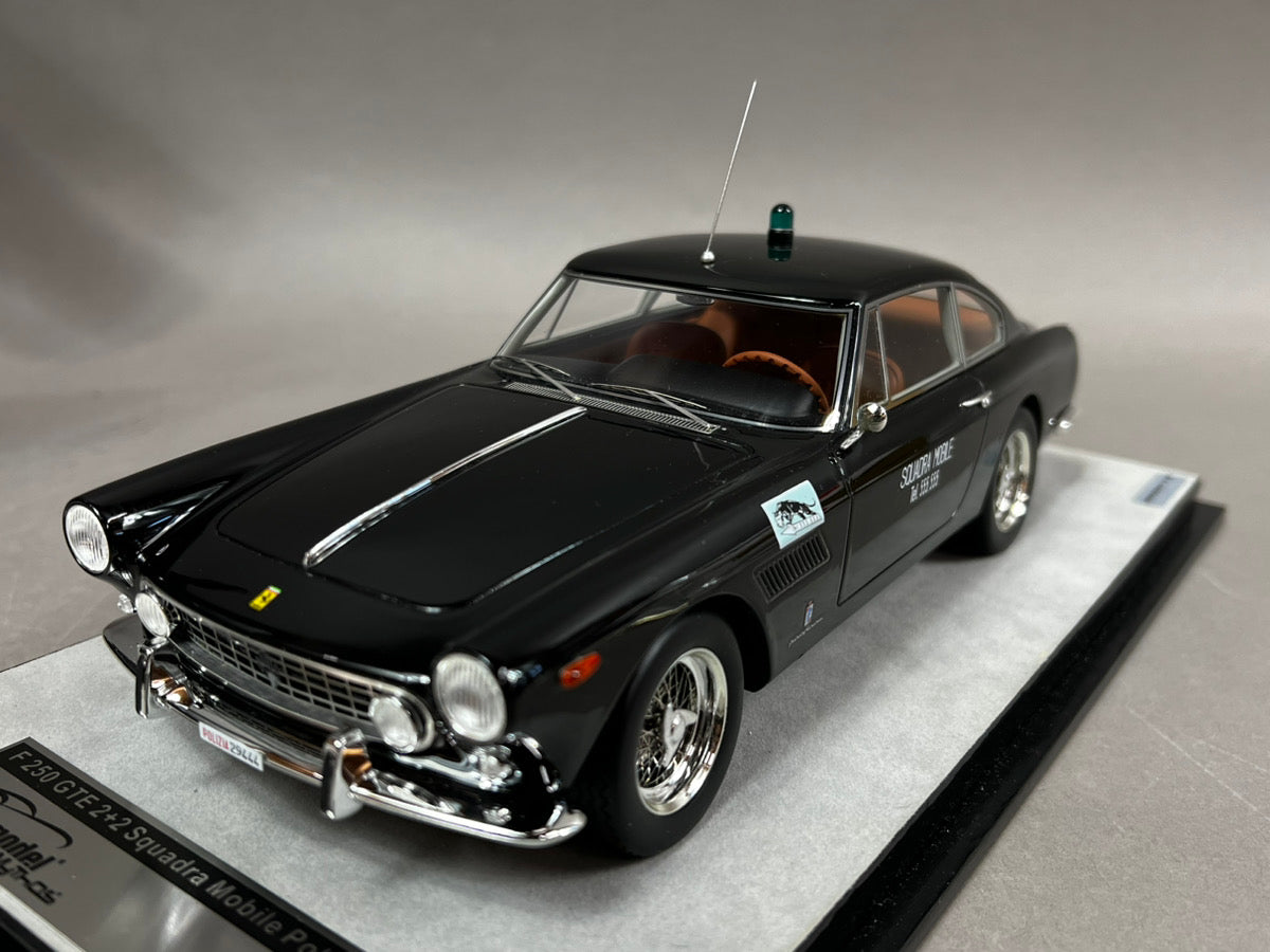 TM18-102C Technomodel 1:18 Ferrari 250 GTE 2+2 1962 Rome Police Panther