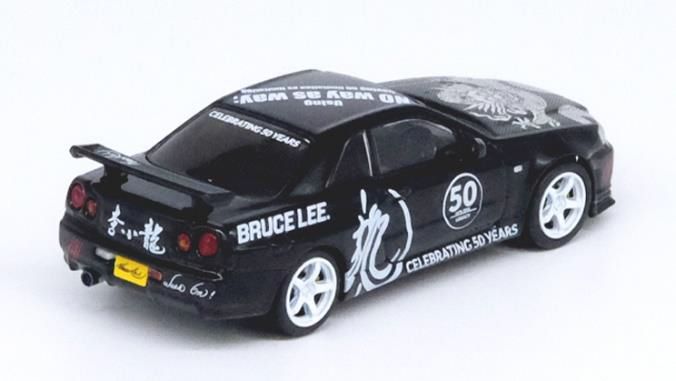 [ Back-order ]  INNO Models IN64-R34-BRUCELEE 1:64 Skyline GT-R (R34) "Bruce Lee" Black