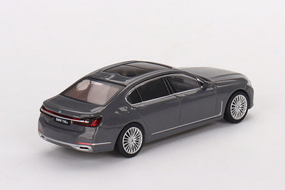 [ Back-order ] TSM MINI-GT MGT00515-R 1:64 BMW 750Li xDrive Bernina Grey Amber Effect RHD model car