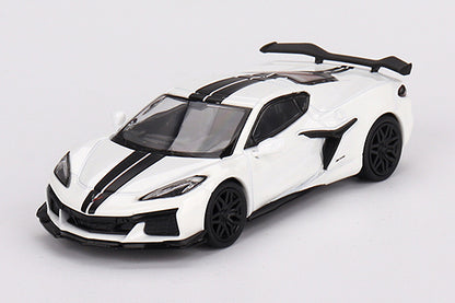 [ Back-order ] TSM MINI-GT MGT00677-L 1:64 Chevrolet Corvette Z06 2023 Arctic White LHD  model car