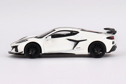 [ Back-order ] TSM MINI-GT MGT00677-L 1:64 Chevrolet Corvette Z06 2023 Arctic White LHD  model car