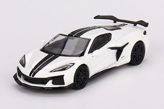 [ Back-order ] TSM MINI-GT MGT00677-R 1:64 Chevrolet Corvette Z06 2023 Arctic White RHD model car