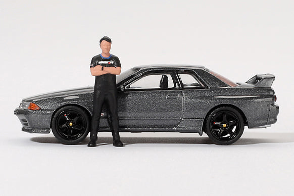 [ Back-order ] TSM MINI-GT MGT00869-R Nissan Skyline GT-R R32 NISMO Gunmetal Matsuda Tsugio Collection Matsuda Figure RHD model car