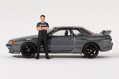 [ Back-order ] TSM MINI-GT MGT00869-R Nissan Skyline GT-R R32 NISMO Gunmetal Matsuda Tsugio Collection Matsuda Figure RHD model car