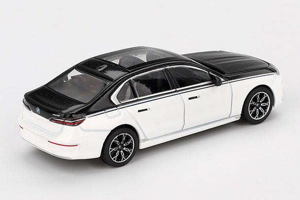 [ Back-order ] TSM MINI-GT MGT00959-BL 1:64 BMW i7 xDrive60 Alpine White Black Sapphire LHD *Blister pack model car