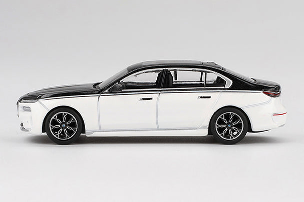 [ Back-order ] TSM MINI-GT MGT00959-L 1:64 BMW i7 x Drive60 Alpine White Black Sapphire LHD model car