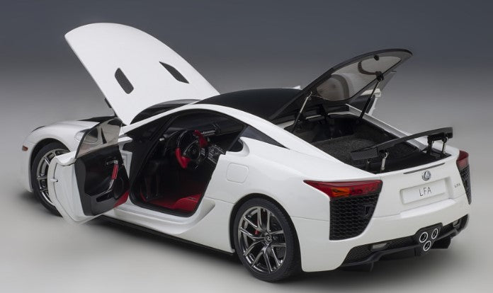 78851 AUTOart 1:18 Lexus LFA White/Black Carbon