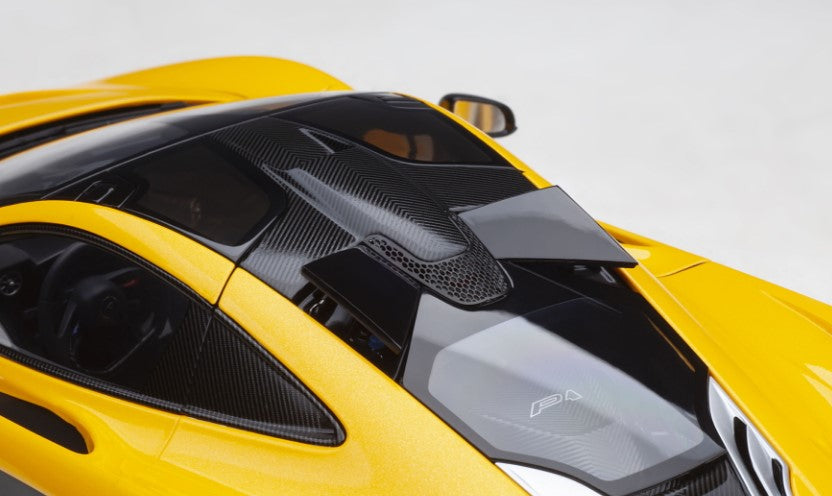 76067 AUTOart 1:18 McLaren P1 Metallic Yellow / Black & Yellow Seat