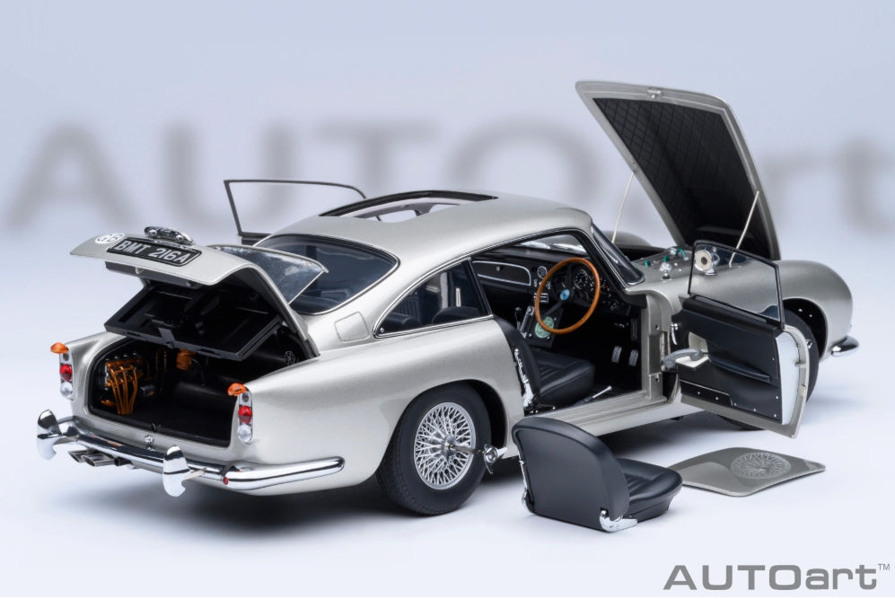 70296 AUTOart 1:18 Aston Martin DB5 007 Goldfinger Bond car