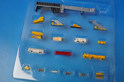 1:500 Airport Diorama Accessory 19 Piece Set 519472 Herpa airplane model