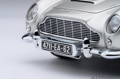 70296 AUTOart 1:18 Aston Martin DB5 007 Goldfinger Bond car