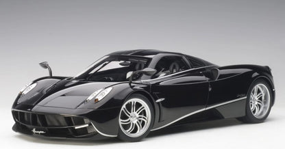 [ Back-order ] AUTOart 12233 1:12 Pagani Huayra Black/Silver Stripe