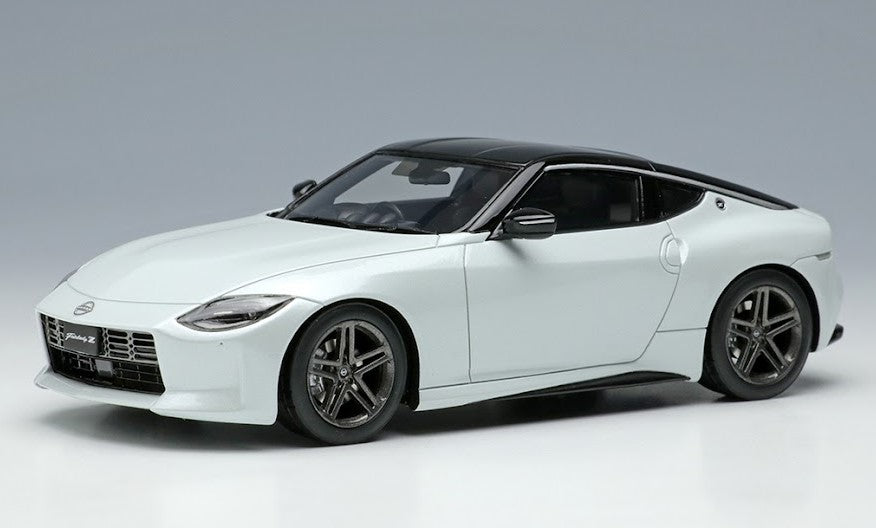 [ Back-order ] Make Up EIDOLON EM648E 1:43 Nissan Fairlady Z (RZ34) 2023 (JP) Prism White / Super Black