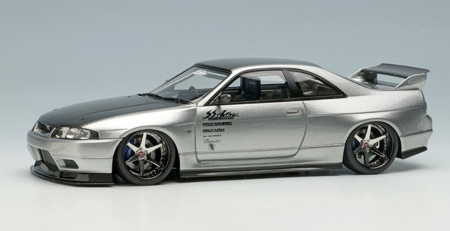 [ Back-order ] Make Up EIDOLON EM489C 1:43 Garage Active ACTIVE R33 GT-R Wide Body Concept Silver / Carbon Bonnet