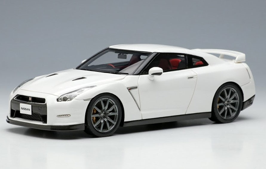 [ Back-order ] Make Up EIDOLON EM414B 1:43 Nissan GT-R 2014 Brilliant White Pearl