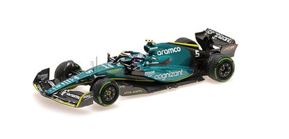 417221805 MINICHAMPS 1:43 Aston Martin Aramco Cognizant F1 Team AMR22 S.Vettel Japanese GP 2022