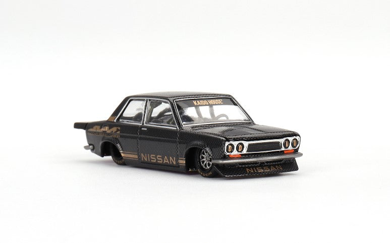 KHMG110 TSM MINI-GT 1:64 Datsun KAIDO 510 Pro Street Full Carbon V1 LHD