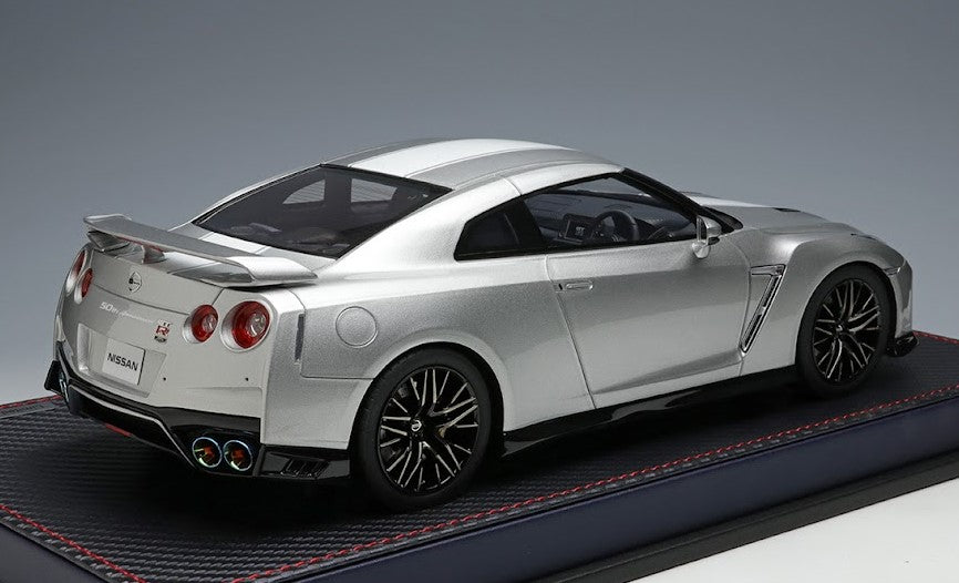 [ Back-order ] Make Up IDEA IM043C 1:18 Nissan GT-R 50th Anniversary Ultimate Metal Silver (White Stripe)