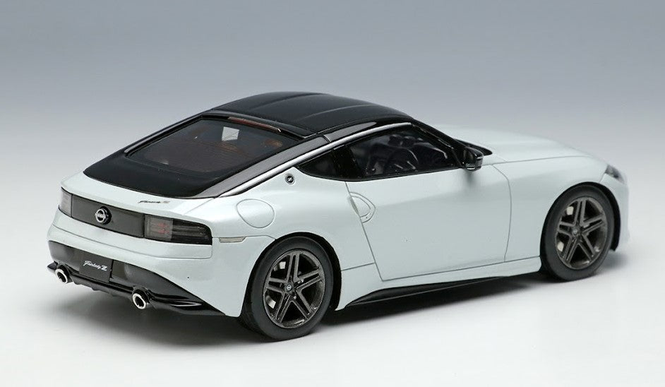 [ Back-order ] Make Up EIDOLON EM648E 1:43 Nissan Fairlady Z (RZ34) 2023 (JP) Prism White / Super Black