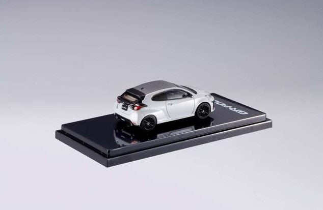 HJ642024HPW Hobby JAPAN 1:64 Toyota GR Yaris RZ High Performance Platinum White Pearl Mica