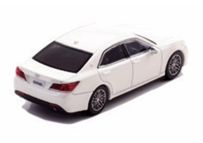 CN640047 CAR-NEL 1:64 Toyota Crown Athlete S 2015 White Pearl Crystal Shine