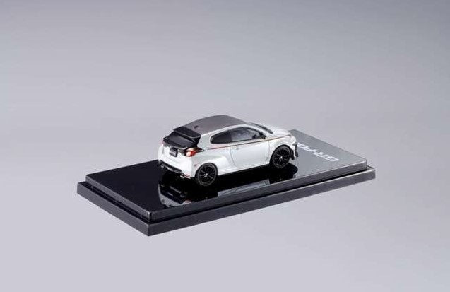 HJ642024GPW Hobby JAPAN 1:64 Toyota GR Yaris RZ High Performance GR Parts Platinum White Pearl Mica