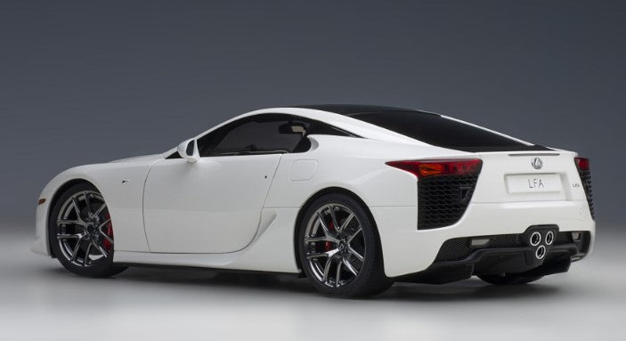 78851 AUTOart 1:18 Lexus LFA White/Black Carbon