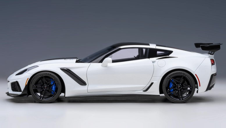 71270 AUTOart 1:18 Chevrolet Corvette (C7) ZR1 White