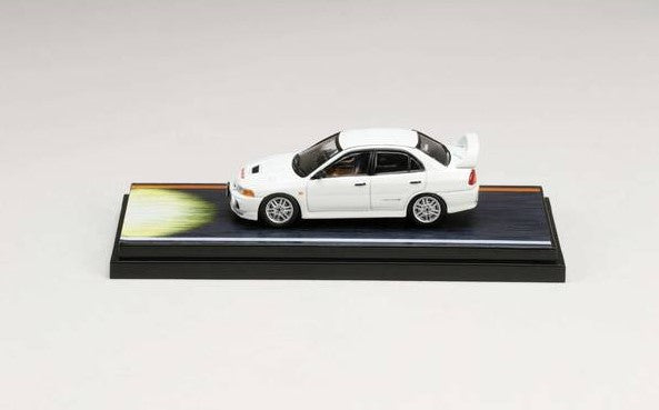 HJ642011D Hobby Japan 1:64 Mitsubishi Lancer RS Evolution IV / Initial D VS Takumi Fujiwara w/Figure