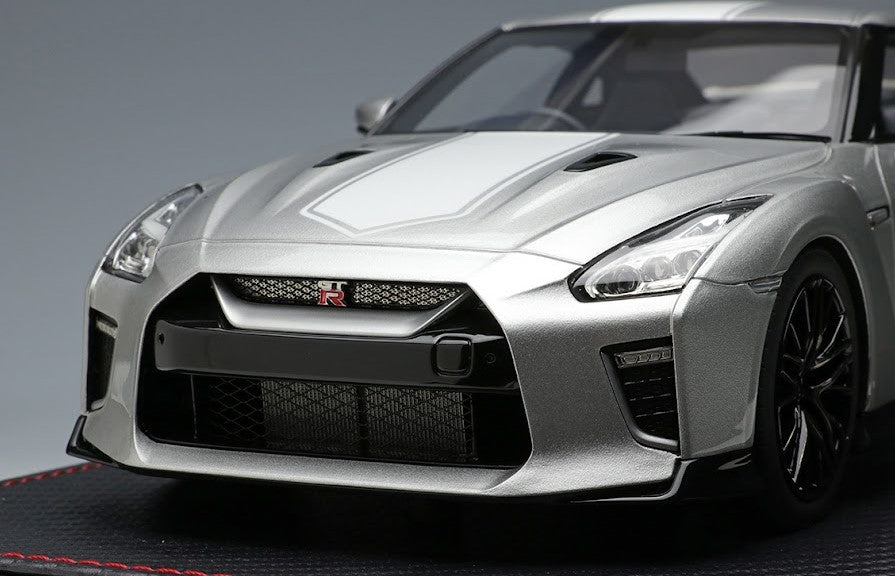 [ Back-order ] Make Up IDEA IM043C 1:18 Nissan GT-R 50th Anniversary Ultimate Metal Silver (White Stripe)