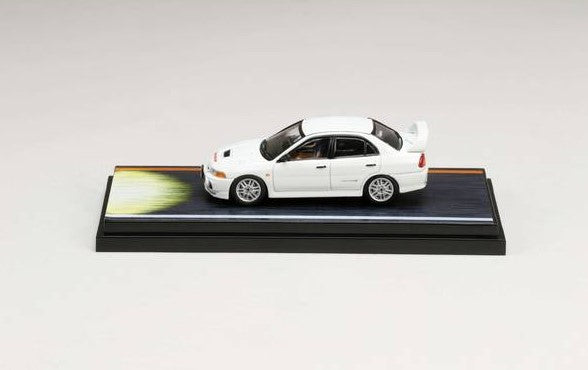 [ Back-order ] Hobby Japan HJ642011D 1:64 Mitsubishi Lancer RS Evolution IV / Initial D VS Takumi Fujiwara with Seiji Iwashiro driver figure