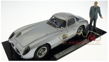 M-246 CMC 1:18 Mercedes Benz 300 SLR Coupe, 1955, including Rudolph Uhlenhaut figurine and acrylic base plate with engraved plaque