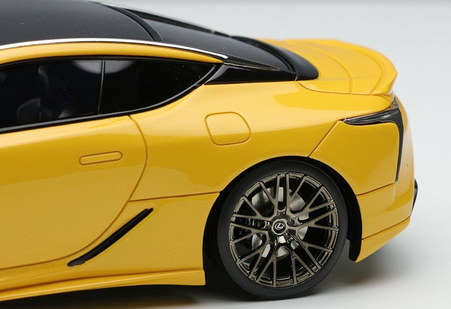 [ Back-order ] Make Up EIDOLON EM617B 1:43 Lexus LC500 TRD Aero Package Naples Yellow Contrast Layering