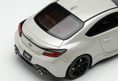 [ Back-order ] Make Up EIDOLON EM659B 1:43 Toyota GR86 RZ 2021 Crystal White