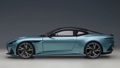 70299 AUTOart 1:18 Aston Martin DBS Superleggera Light Blue Pearl/Carbon Black Roof