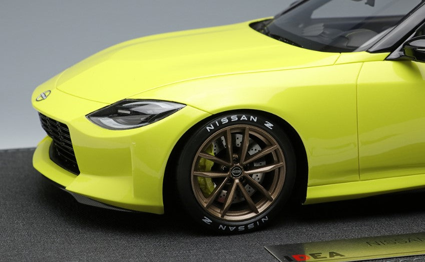 IM056 MakeUp IDEA 1:18 Nissan Fairlady Z Prototype 2020 Ikazuchi Yellow