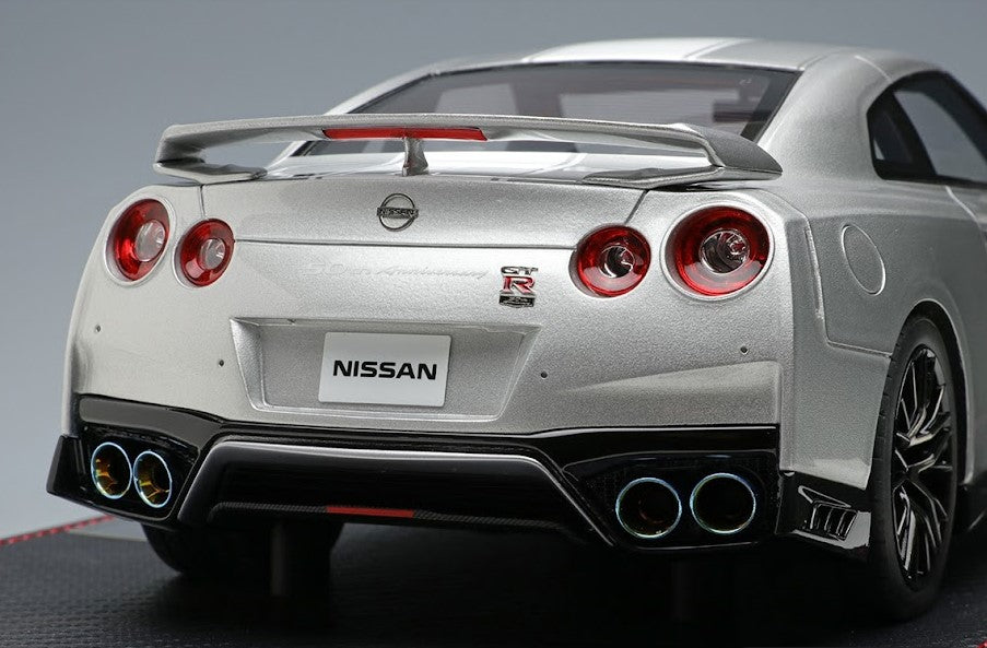 [ Back-order ] Make Up IDEA IM043C 1:18 Nissan GT-R 50th Anniversary Ultimate Metal Silver (White Stripe)