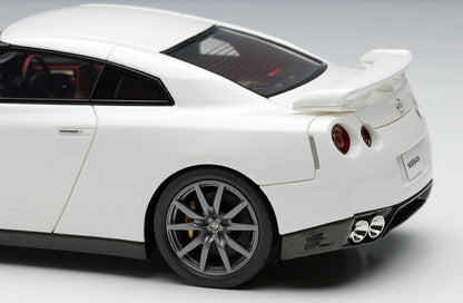 [ Back-order ] Make Up EIDOLON EM414B 1:43 Nissan GT-R 2014 Brilliant White Pearl