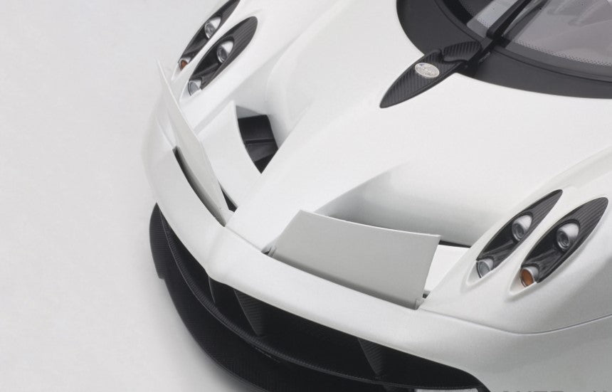 [ Back-order ] AUTOart 12231 1:12 Pagani Huayra White