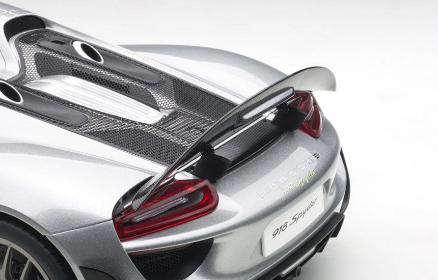 [ Back-order ] AUTOart 12123 1:12 Porsche 918 Spyder Weissach Package Silver Metallic