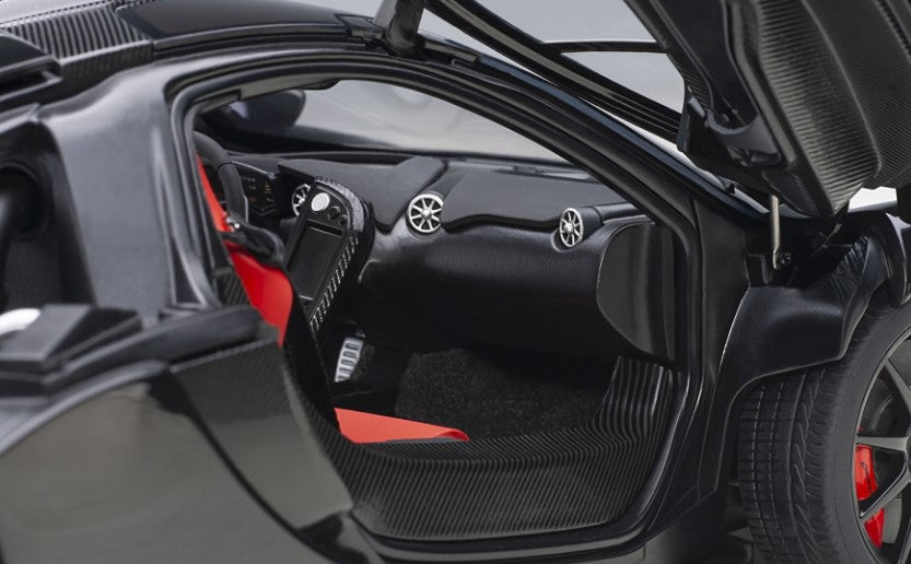 76065 AUTOart 1:18 McLaren P1 Metallic Black / Red & Black Seat