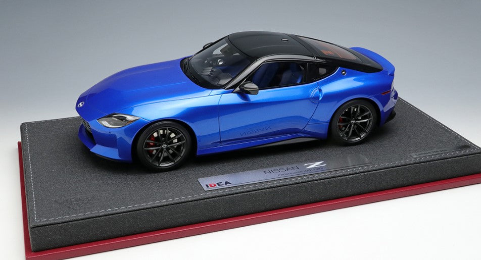 IM064 Make Up/IDEA 1:18 Nissan Z Performance 2023 Ceylan Blue / Super Black