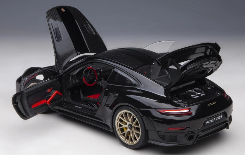 78186 AUTOart 1:18 Porsche 911 (991.2) GT2 RS Weissach Package Black / Carbon Black