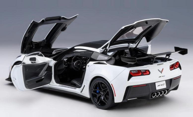 71270 AUTOart 1:18 Chevrolet Corvette (C7) ZR1 White