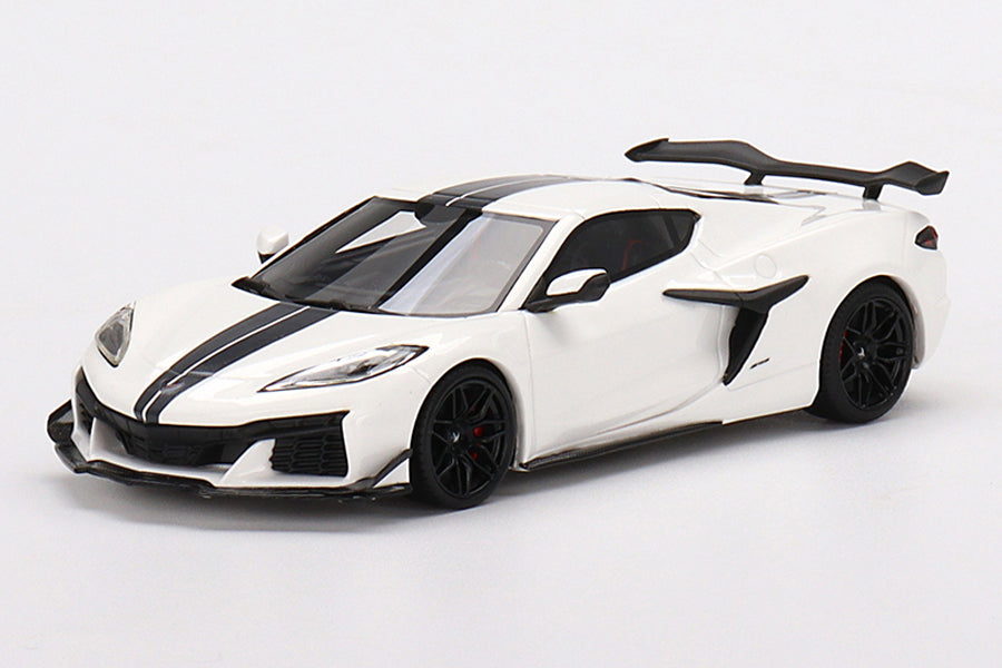 [ Back-order ] TSM TSM430669 1:43 Chevrolet Corvette Z06 2023 Arctic White model car