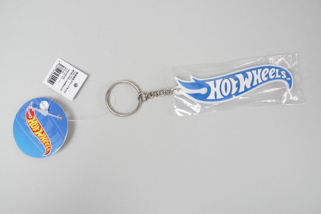 HWU69095 Hot Wheels Rubber Keychain White x Blue