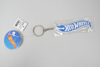 HWU69095 Hot Wheels Rubber Keychain White x Blue