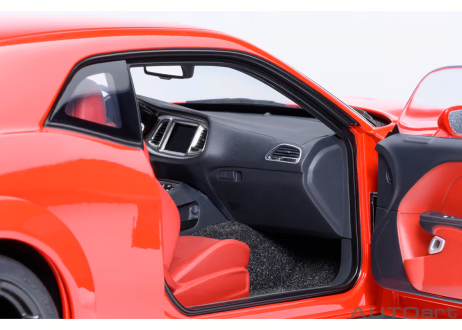 [ Back-order ] AUTOart 71764 1:18 Dodge Challenger SRT Jailbreak 22 Red model car
