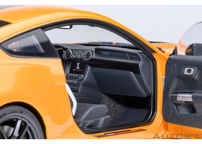[ Back-order ] AUTOart 73099 1:18 Ford Mustang Shelby GT500 Orange Black Stripe model car