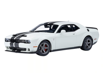 [ Back-order ] AUTOart 71766 1:18 Dodge Challenger SRT Superstock 23 White Carbon Black Stripe model car